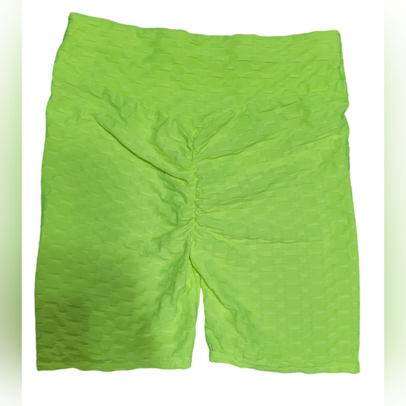 Bundle of two butt sculpting shorts - Picture 7 of 9